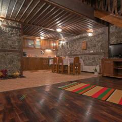 Отель Holiday Village Kochorite Болгария, Пампорово - отзывы, цены и фото номеров - забронировать отель Holiday Village Kochorite онлайн интерьер отеля
