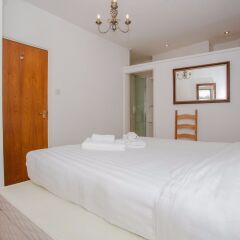 Отель Comfortable Bright & Spacious 2 Bed Central London Великобритания, Лондон - отзывы, цены и фото номеров - забронировать отель Comfortable Bright & Spacious 2 Bed Central London онлайн комната для гостей фото 3