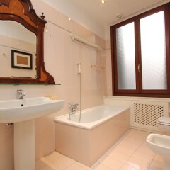 Апартаменты City Apartments - Residence Terrace Gran Canal Венеция ванная фото 2