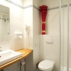 Westbahn Hotel (ex.Arthotel ANA Westbahn) ванная фото 2