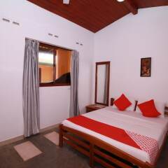 OYO 246 Roy Villa Beach Hotel Галле фото 15