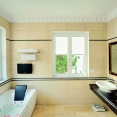 Отель Dalat Edensee Lake Resort & Spa Уорд 3 в номере