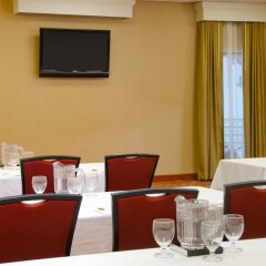 Отель Courtyard by Marriott St. Louis Downtown West фото 2