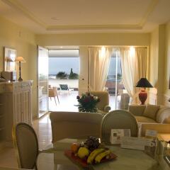 Отель Livescape Guadalpin Marbella в номере