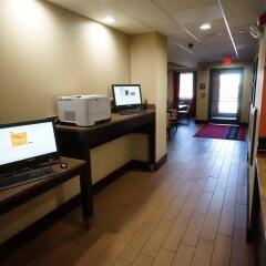 Отель Hampton Inn Niagara Falls, USA США, Ниагара-Фолс - отзывы, цены и фото номеров - забронировать отель Hampton Inn Niagara Falls, USA онлайн интерьер отеля