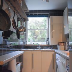 Отель Bright and Cosy 1 Bedroom Flat Near the Train Station Брайтон в номере фото 2