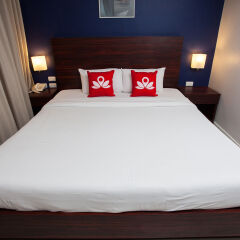 Отель ZEN Rooms Silom Soi 17 комната для гостей