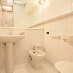 Отель Travel & Stay Frezza Red ванная