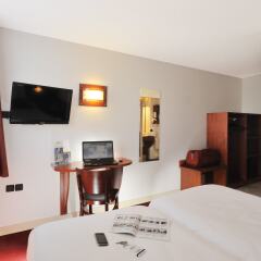 Brit Hotel Rennes St Grégoire - Le Villeneuve удобства в номере