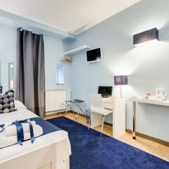 Отель Easy budget Colosseo сейф в номере