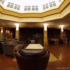Отель Executive Royal Hotel Calgary Канада, Калгари - отзывы, цены и фото номеров - забронировать отель Executive Royal Hotel Calgary онлайн интерьер отеля