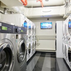 Отель Charming Midtown East Suites by Sonder спортивное сооружение
