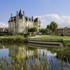 Отель Chateau Hotel & Spa Grand Barrail Франция, Сент-Эмильон - отзывы, цены и фото номеров - забронировать отель Chateau Hotel & Spa Grand Barrail онлайн приотельная территория