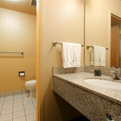 Отель Best Western Topaz Lake Inn ванная