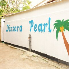 Отель Dinsara Pearl Villa парковка