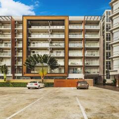 Отель Condo in Karon in Chic Condo (Unit A108) парковка