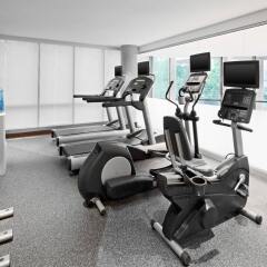 Отель Four Points by Sheraton Long Island City фитнесс-зал