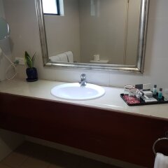Paddy's Hotel & Apartments in Boroko, Papua New Guinea from 156$, photos, reviews - zenhotels.com bathroom