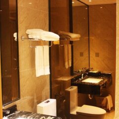 Отель Zhongshan Langda Hotel Китай, Чжуншань - отзывы, цены и фото номеров - забронировать отель Zhongshan Langda Hotel онлайн ванная