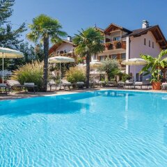 Hotel Christine Гаргаццоне бассейн