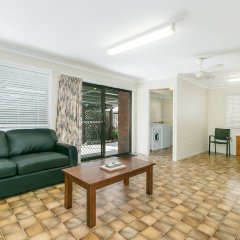 Beachside Holiday Home in Redcliffe, Australia from 315$, photos, reviews - zenhotels.com guestroom photo 2