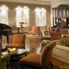 The Palms Hotel & Spa гостиничный бар