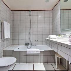 Отель Brugge Parkhotel ванная фото 2