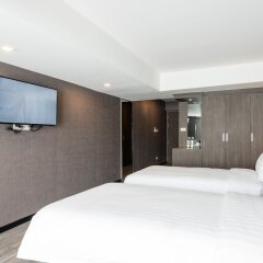 Fyn Hotel Бангкок сейф в номере