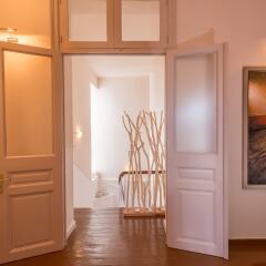 Отель Home and Art Suites удобства в номере