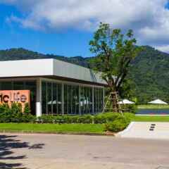 Отель Tinidee Golf Resort at Phuket Пхукет парковка
