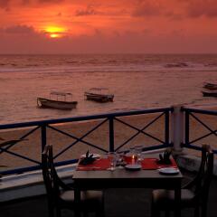 Coral Sands Hotel Хиккадува пляж