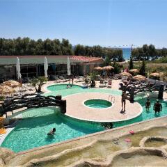 Grand Beach Hotel бассейн фото 3