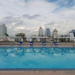 Отель Trinity Silom Hotel Таиланд, Бангкок - 2 отзыва об отеле, цены и фото номеров - забронировать отель Trinity Silom Hotel онлайн бассейн фото 2