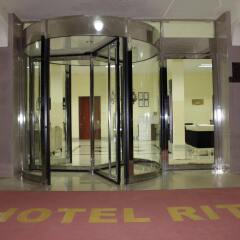 Hotel Ritz Waku-Kungo фитнесс-зал