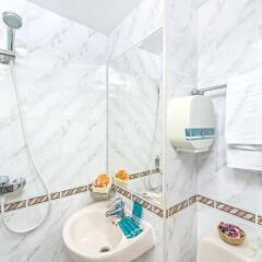 Hotel 81 Orchid ванная