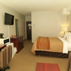 Отель Comfort Inn & Suites Medicine Hat Канада, Медисин-Хат - отзывы, цены и фото номеров - забронировать отель Comfort Inn & Suites Medicine Hat онлайн комната для гостей