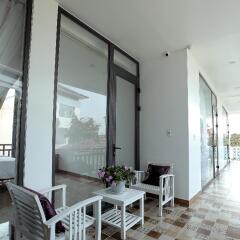 Отель Tropical Garden Homestay Villa балкон