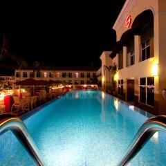 Spanish Court Hotel бассейн фото 2