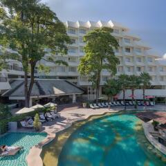 Отель Andaman Embrace Patong бассейн фото 3