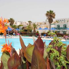 Отель Mastichari Bay Hotel Греция, Калимнос - отзывы, цены и фото номеров - забронировать отель Mastichari Bay Hotel онлайн бассейн