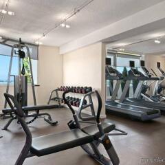 Paris Orly Airport Hotel фитнесс-зал