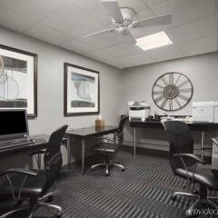 Отель Embassy Suites Minneapolis - Airport Блумингтон интерьер отеля