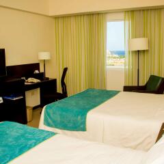 Отель Fairfield Inn by Marriott Los Cabos Мексика, Кабо-Сан-Лукас - отзывы, цены и фото номеров - забронировать отель Fairfield Inn by Marriott Los Cabos онлайн комната для гостей