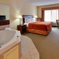 Отель Country Inn & Suites Queensbury ванная