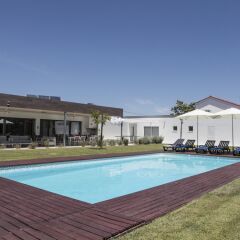 Отель Monte Girassol - The Lisbon Country House! бассейн