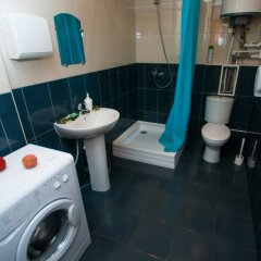 Гостиница Hostel V Peterburge в Санкт-Петербурге 12 отзывов об отеле, цены и фото номеров - забронировать гостиницу Hostel V Peterburge онлайн Санкт-Петербург ванная фото 2