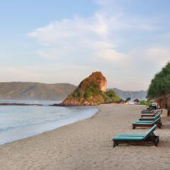 Отель The Villas at Novotel Lombok пляж