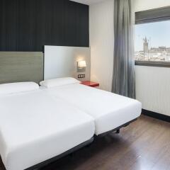 Отель Petit Palace Puerta de Triana Испания, Севилья - отзывы, цены и фото номеров - забронировать отель Petit Palace Puerta de Triana онлайн комната для гостей фото 3