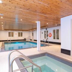 Отель Sandman Hotel & Suites Calgary South Канада, Калгари - отзывы, цены и фото номеров - забронировать отель Sandman Hotel & Suites Calgary South онлайн бассейн фото 2