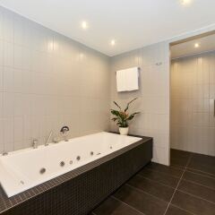 Отель Holiday Inn Berlin Airport - Conference Centre Шёнефельд спа фото 2